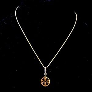 TORY BURCH 18K GOLD LOGO CHARM ITALY CHAIN NECKLACE